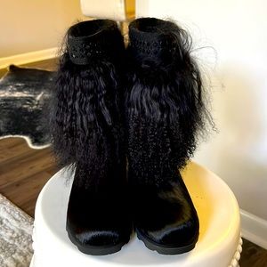 BearPaw Genuine Shearling Boots Size 9